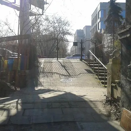 29 Avenue